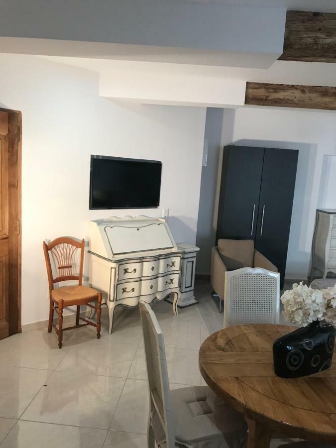 Chambre Familiale Du Couvent Narbonne Exterior photo